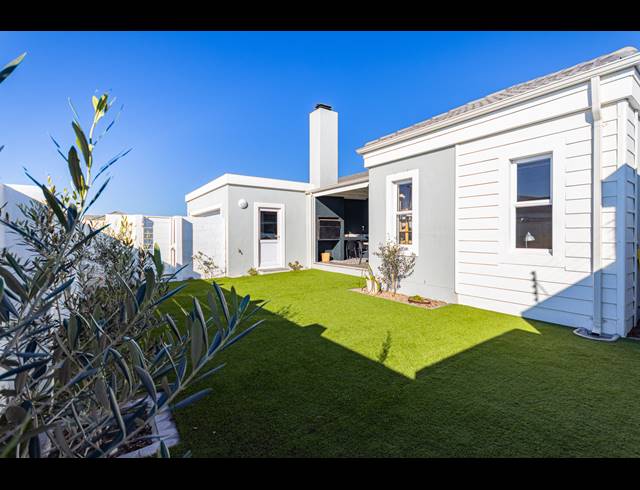3 BEDROOM FREESTANDING FOR SALE IN SUNNINGDALE